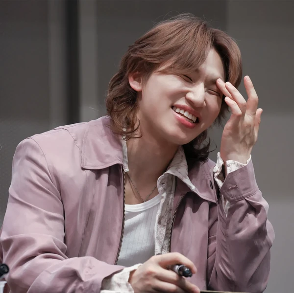 Signature photo of 대성 (빅뱅) capturing their charm