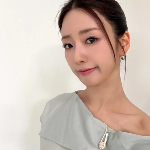 Today's Most Loved Yoon Bomi (Apink)