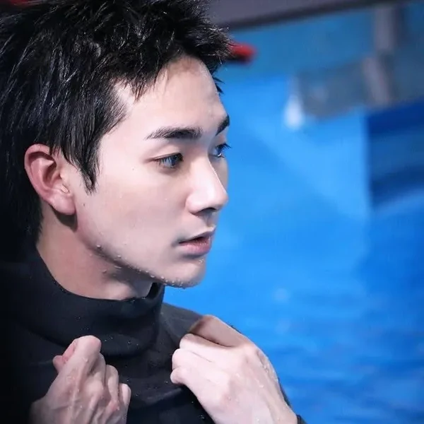 Top Photo Full of Aron Love