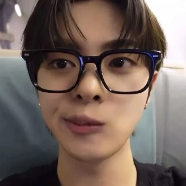 Popular profile picture of Lee Leo (ALPHA DRIVE ONE) loved by fans
