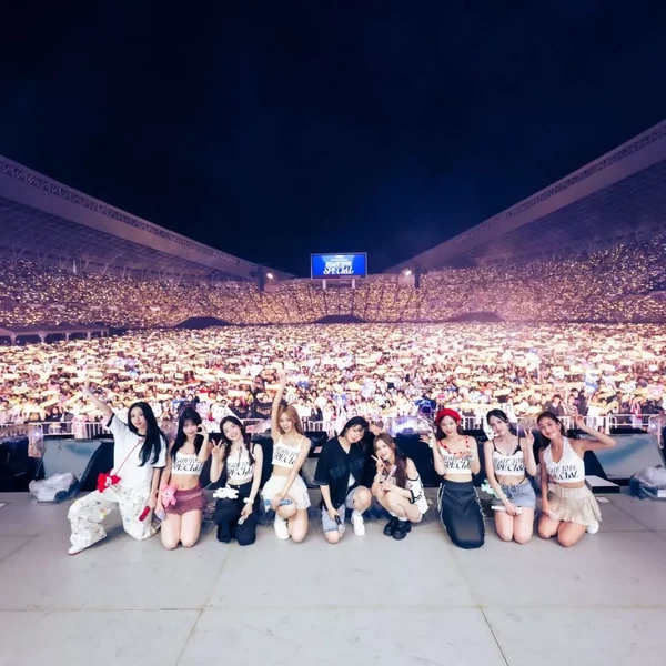 Foto Populer Penuh Cinta untuk TWICE