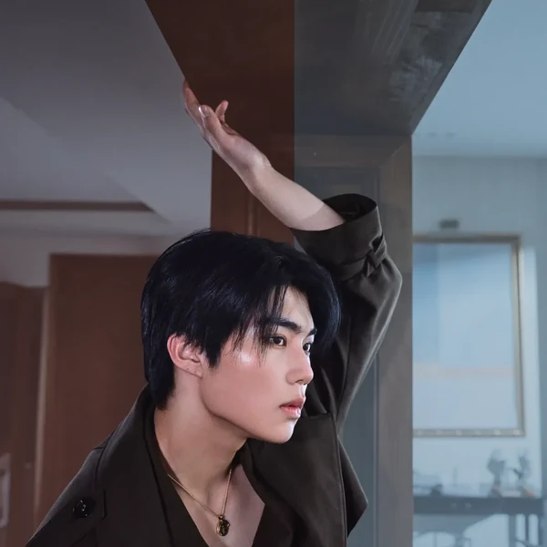 Today's Most Loved Park Gunwook (ZEROBASEONE)
