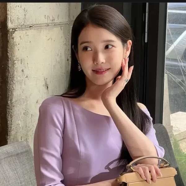 Momen Terbaik IU Pilihan Penggemar