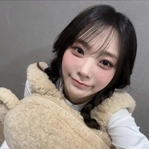 Today's Most Loved Siyeon (QWER)