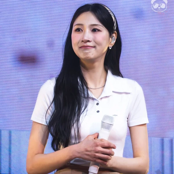 Foto Populer Penuh Cinta untuk Oh Hayoung (Apink)