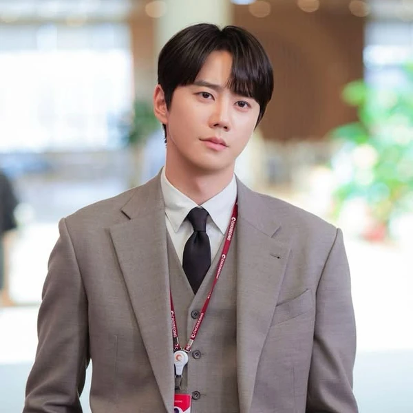 Today's Most Loved Lee Junyoung