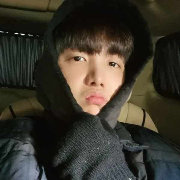 Foto Populer Penuh Cinta untuk j-hope (BTS)