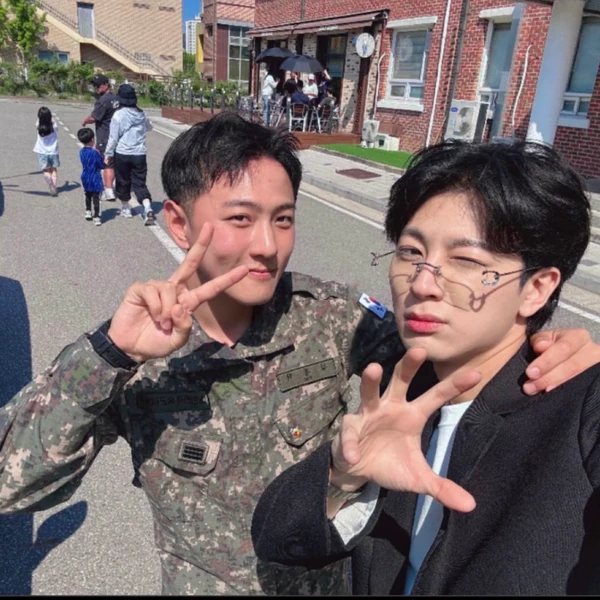 今天最受喜爱的金东赫 (iKON)