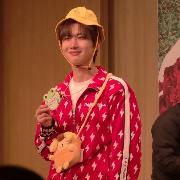 今天最受喜爱的Hui (PENTAGON)