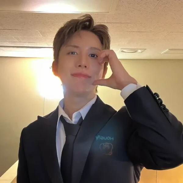 Shining profile picture of Wow (A.C.E) on today's Choeaedol