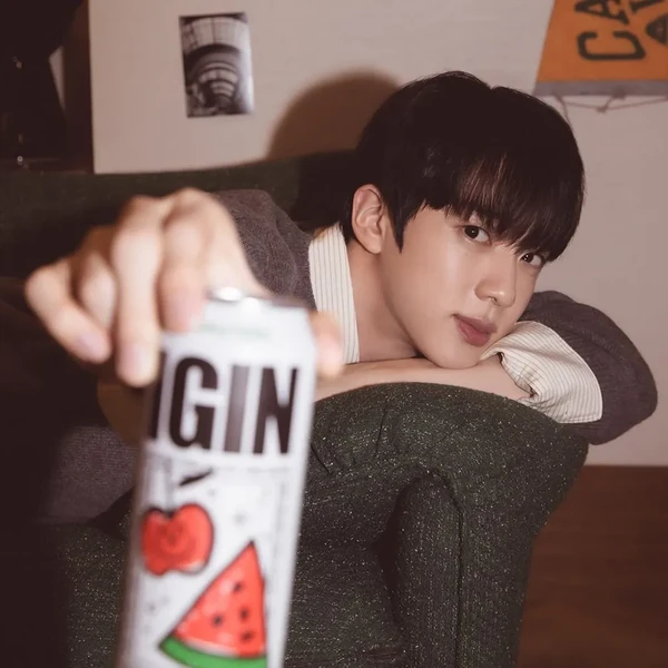 진 (방탄소년단) 팬심 가득한 인기 사진