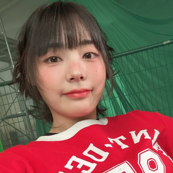 Penampilan Siyeon (QWER) yang Paling Dicintai Hari Ini