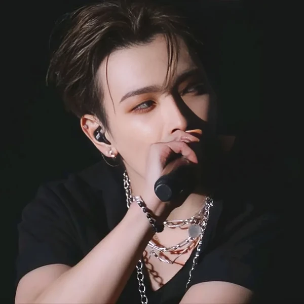Today's Most Loved Hongjoong (ATEEZ)