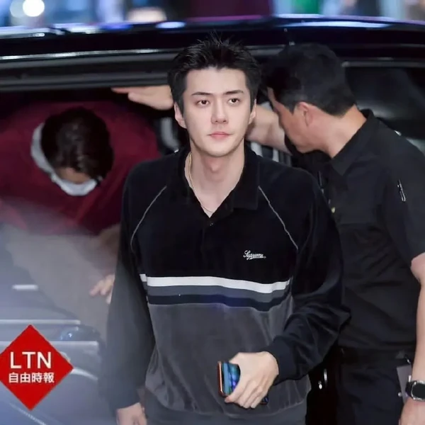 오늘 가장 사랑받은 세훈 (EXO)의 모습