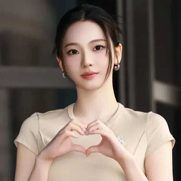 今天最受喜爱的Karina (aespa)