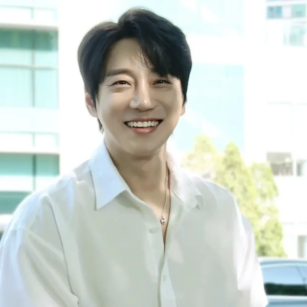 Momen Terbaik Hwang Chiyeol Pilihan Penggemar
