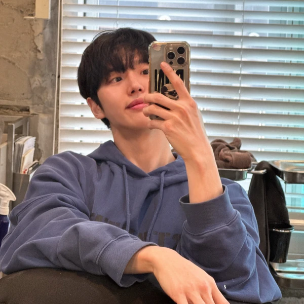 Popular profile picture of ホンソク (PENTAGON) loved by fans