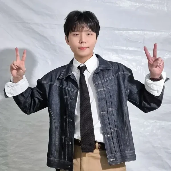 Penampilan Jung Seunghwan yang Paling Dicintai Hari Ini