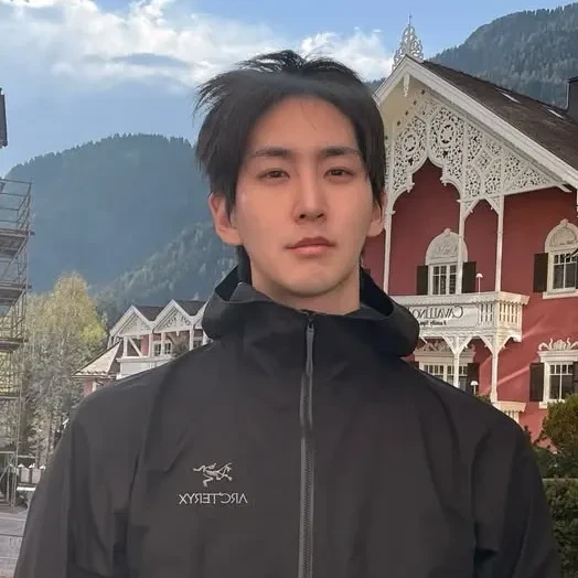 Foto Populer Penuh Cinta untuk Shinwon (PENTAGON)