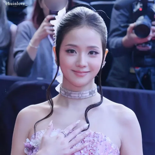 Today's Most Loved Jisoo (BLACKPINK)