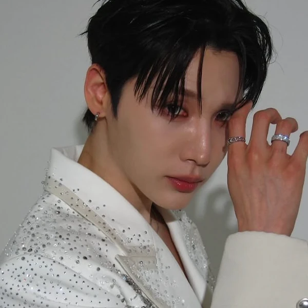 Today's Most Loved Jeon Woong (AB6IX)