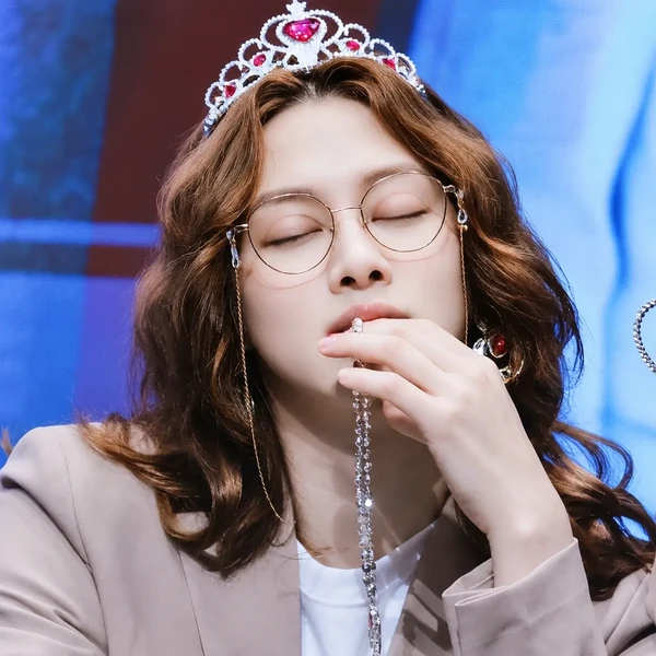 Popular profile image of Heechul (Super Junior) selected by votes