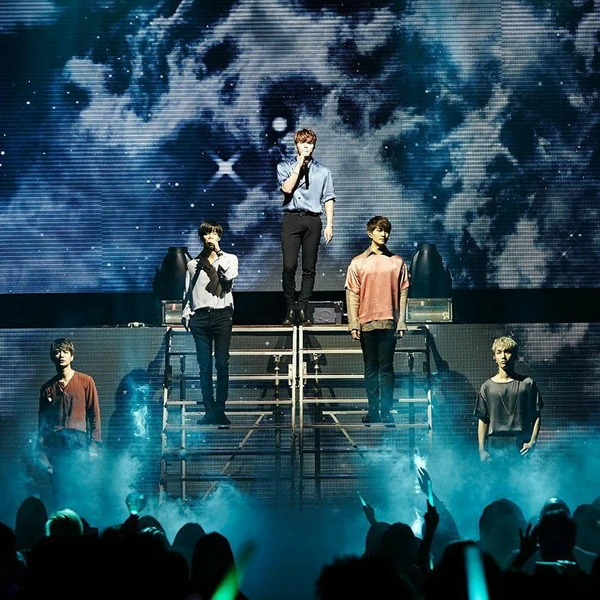 Today's Most Loved SHINee