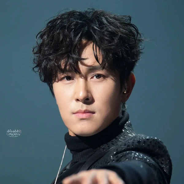 Today's Most Loved Kim Dongwan (SHINHWA)