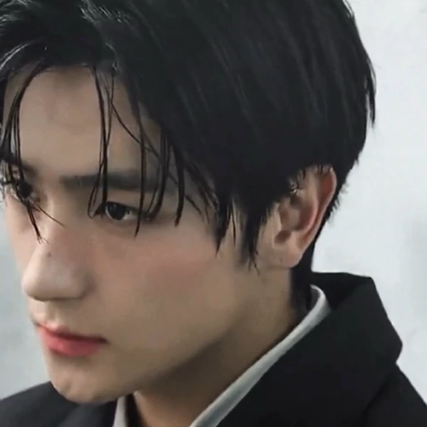 Foto Populer Penuh Cinta untuk Hyunjae (THE BOYZ)