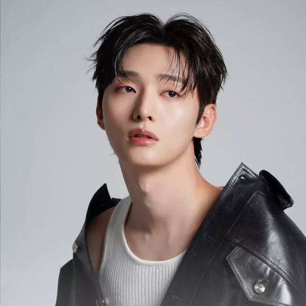 Momen Terbaik Yoon Jisung Pilihan Penggemar