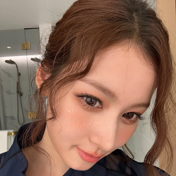 今日最受喜愛的Sana (TWICE)