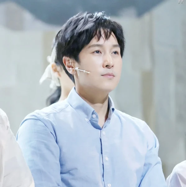 Penampilan Kim Dongwan (SHINHWA) yang Paling Dicintai Hari Ini