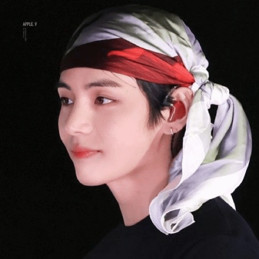 Penampilan V (BTS) yang Paling Dicintai Hari Ini