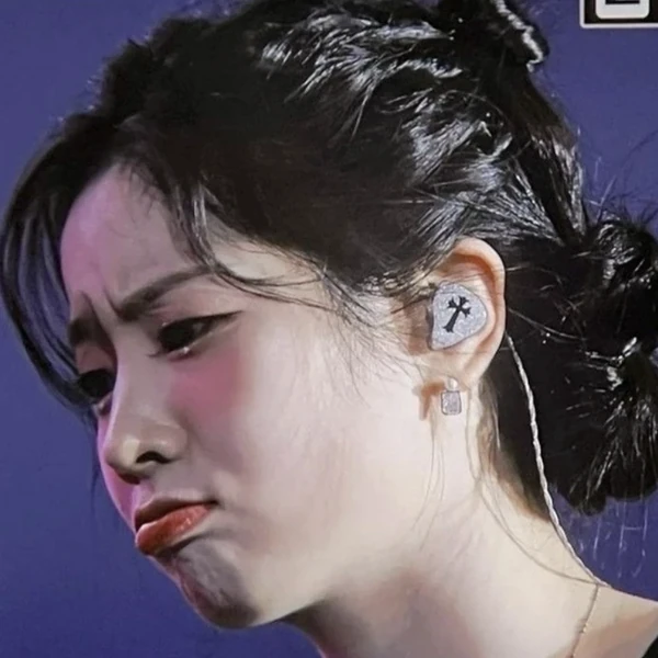오늘 가장 사랑받은 다현 (TWICE)의 모습