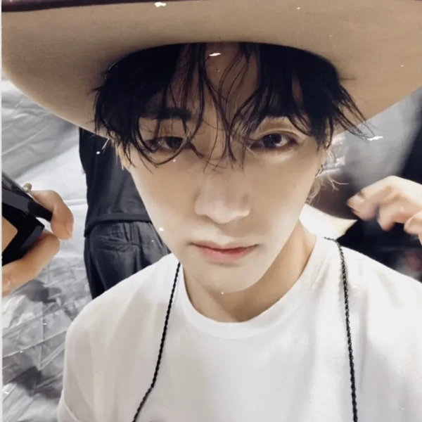 Foto Populer Penuh Cinta untuk V (BTS)