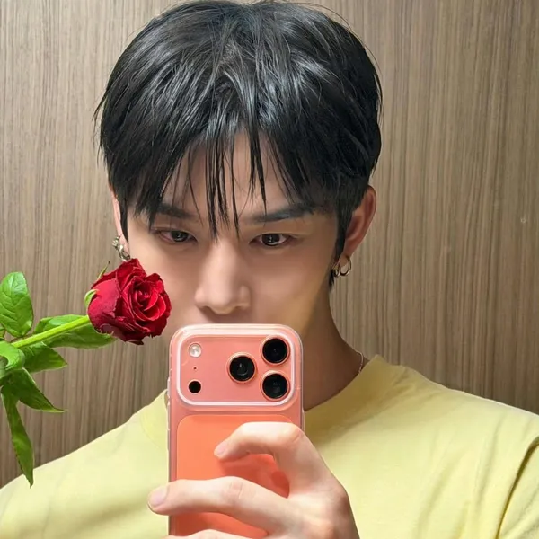 Penampilan Bae Jinyoung yang Paling Dicintai Hari Ini