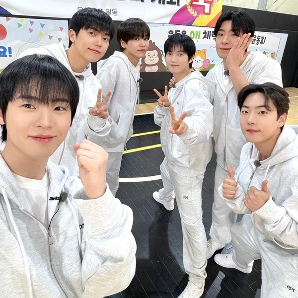 Signature photo of ONF capturing their charm