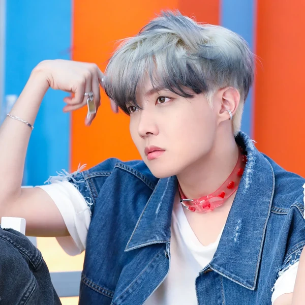 Foto Populer Penuh Cinta untuk j-hope (BTS)