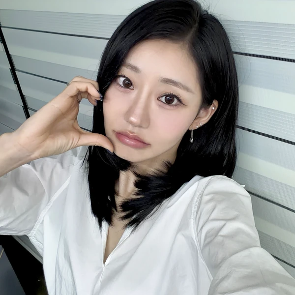 Shining profile picture of Julie (KISS OF LIFE) on today's Choeaedol