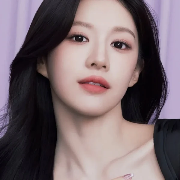 Penampilan Jisoo (BLACKPINK) yang Paling Dicintai Hari Ini