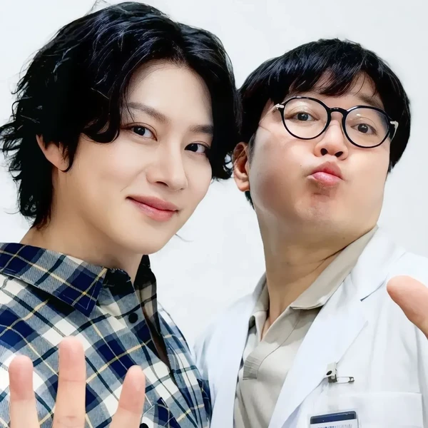 Shining profile picture of 희철 (슈퍼주니어) on today's Choeaedol