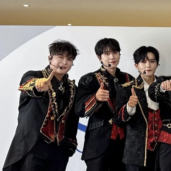 Foto Populer Penuh Cinta untuk Super Junior