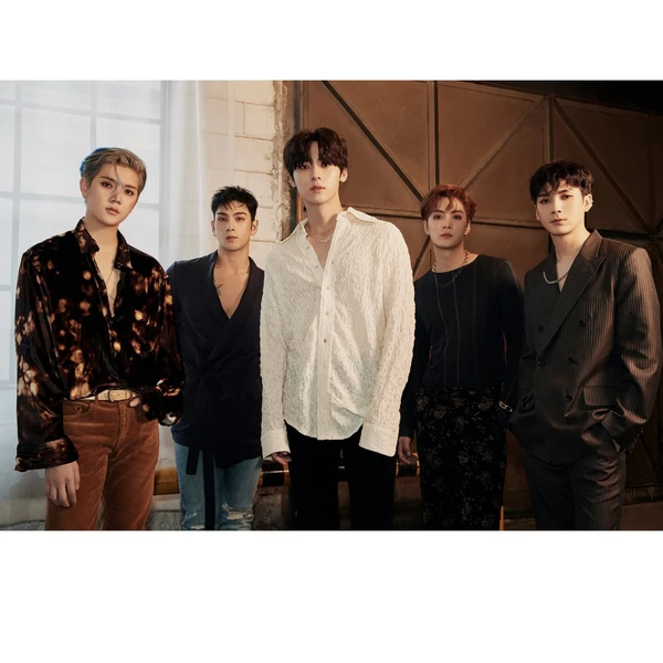 Top Photo Full of NU'EST Love