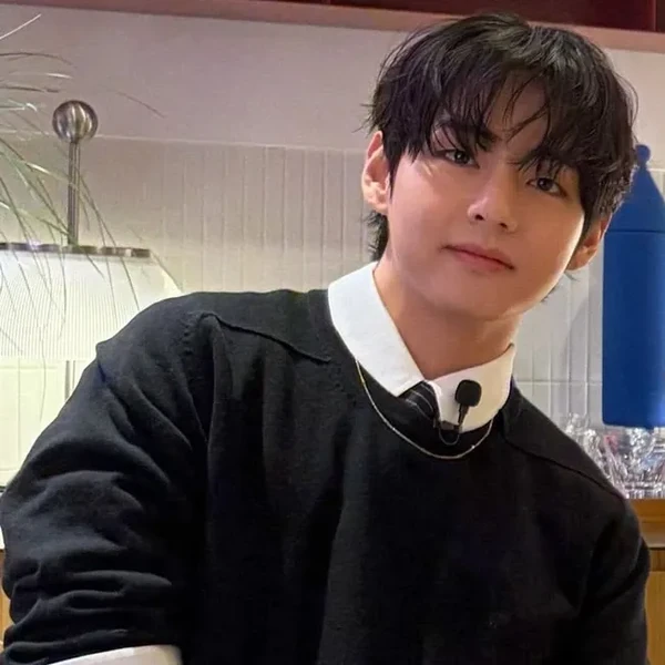 Foto Populer Penuh Cinta untuk V (BTS)