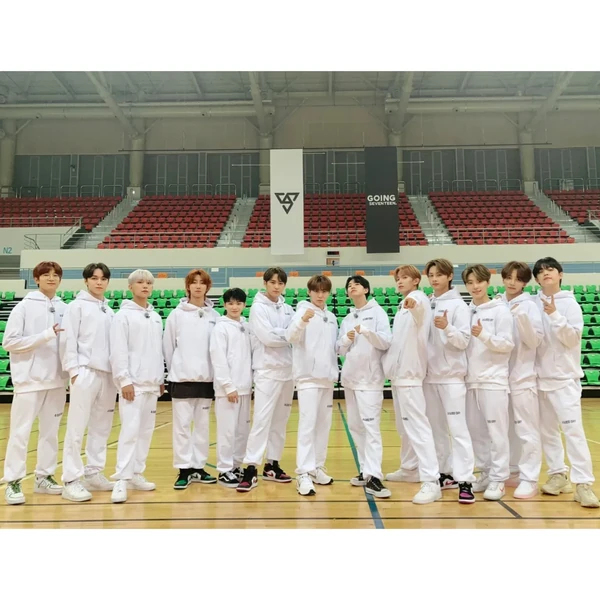 Foto Populer Penuh Cinta untuk SEVENTEEN