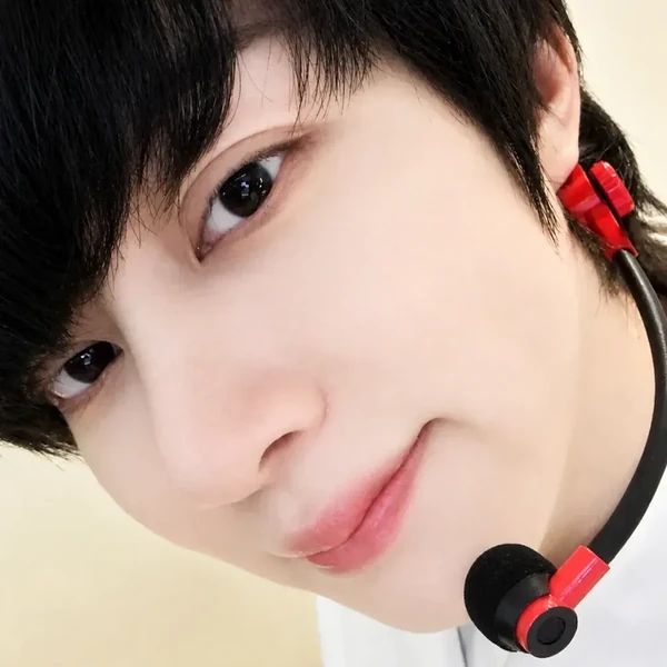 Foto Populer Penuh Cinta untuk Heechul (Super Junior)