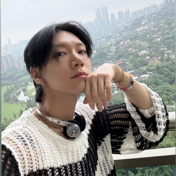 Foto Populer Penuh Cinta untuk TEN (WayV)