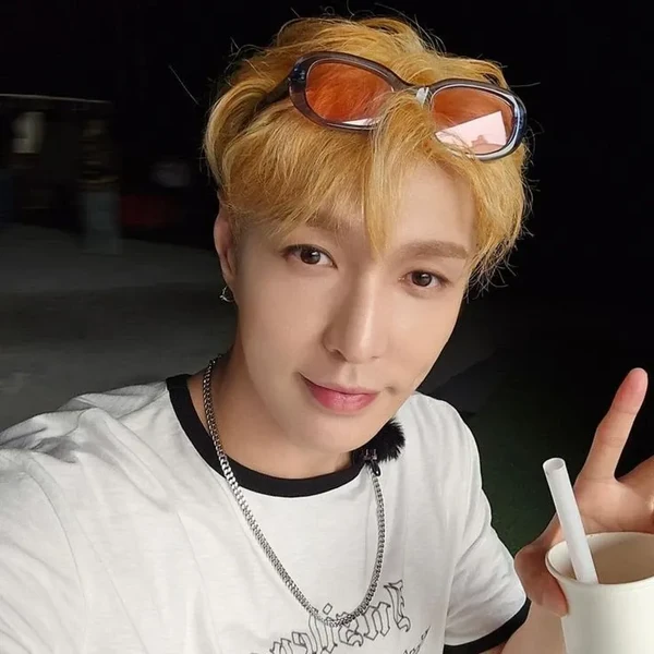 今天最受喜爱的Lay (EXO)