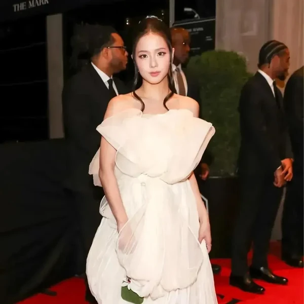 Foto Populer Penuh Cinta untuk Jisoo (BLACKPINK)