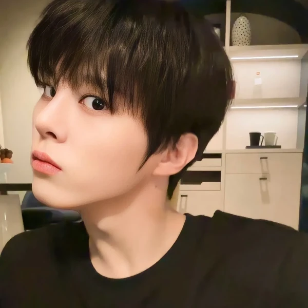 오늘 가장 사랑받은 김우석의 모습